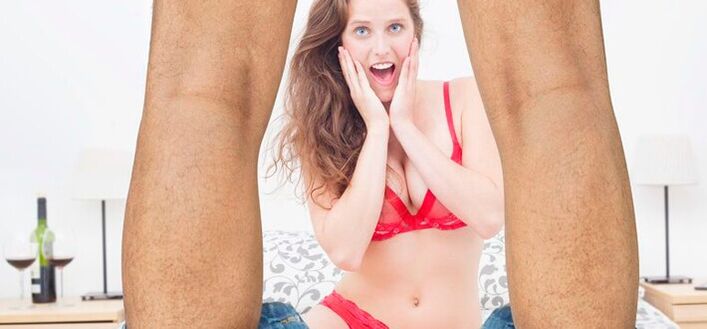 Muller sorprendida pola ampliación do pene dun home, foto 2